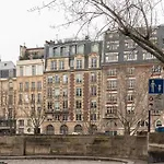3-bedroom apartment Quai des Grands Augustins